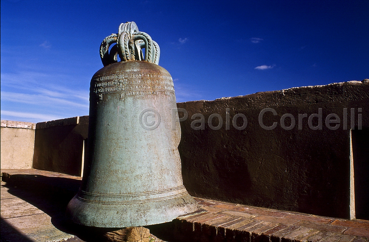 Bell of Rognosa Tower, San Gimignano, Tuscany, Italy
(cod:Tuscany 25)